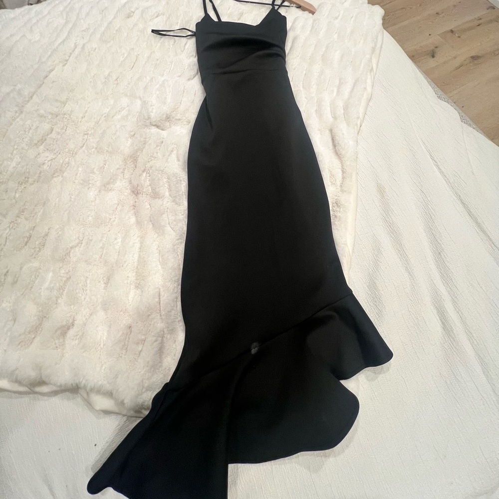 ASOS BEAUTIFUL TIGHT/FLOWY AT BOTTOM BLACK CLASSY DRESS💃